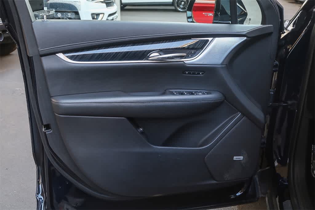 Thumbnail: 2022 Cadillac XT6 - 25