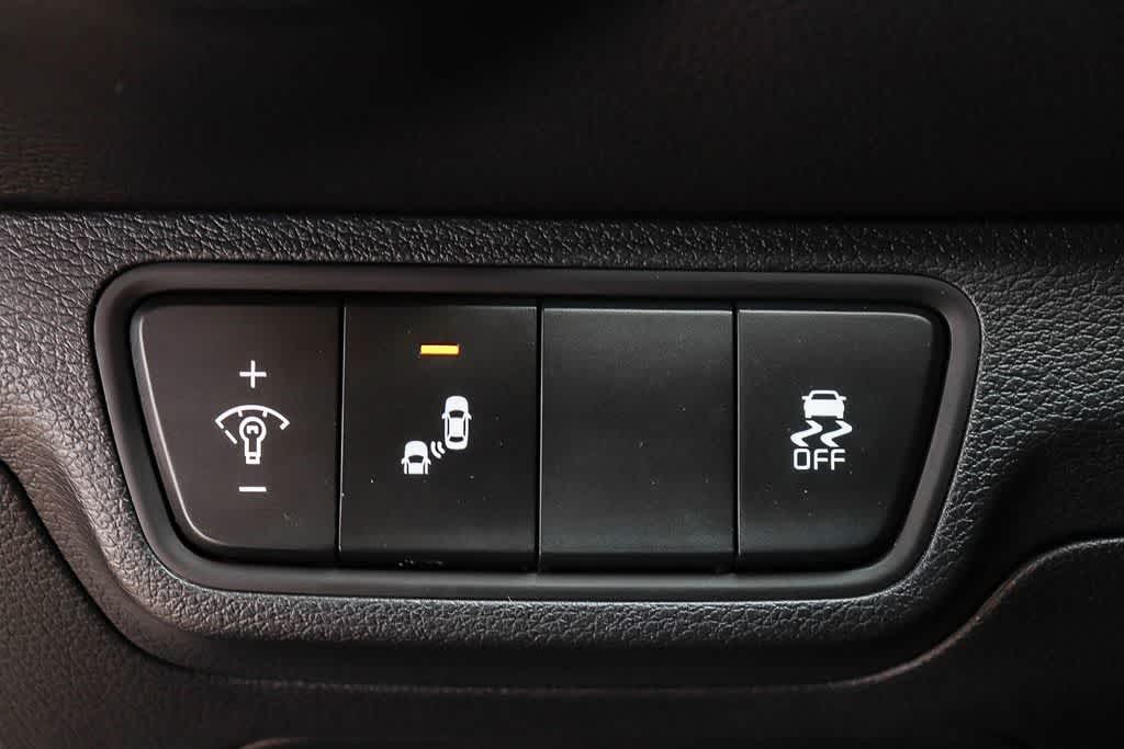 Thumbnail: 2023 Kia Forte - 23