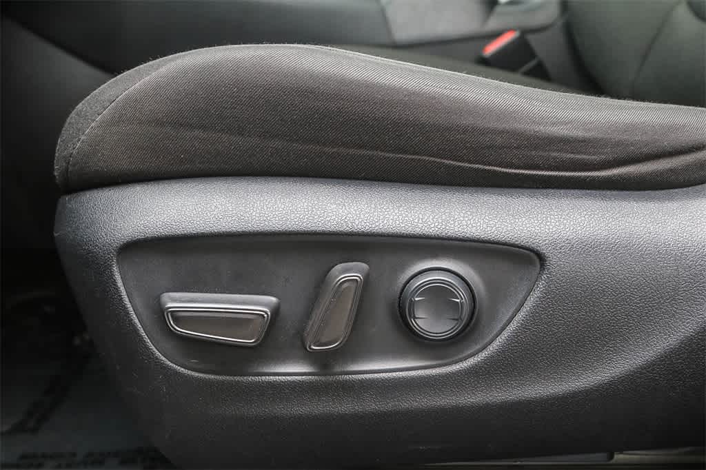 2022 Toyota RAV4 XLE 21