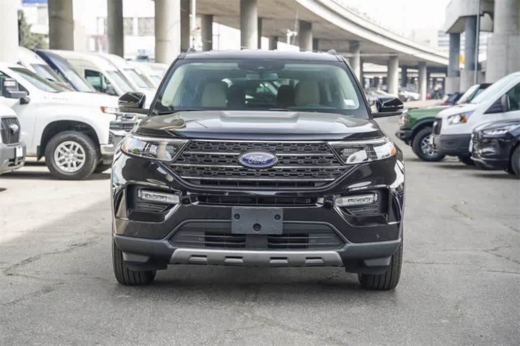 2024 Ford Explorer XLT photo 2