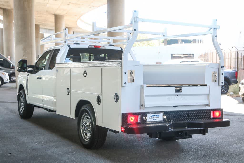 Thumbnail: 2025 Ford F-350 - 9