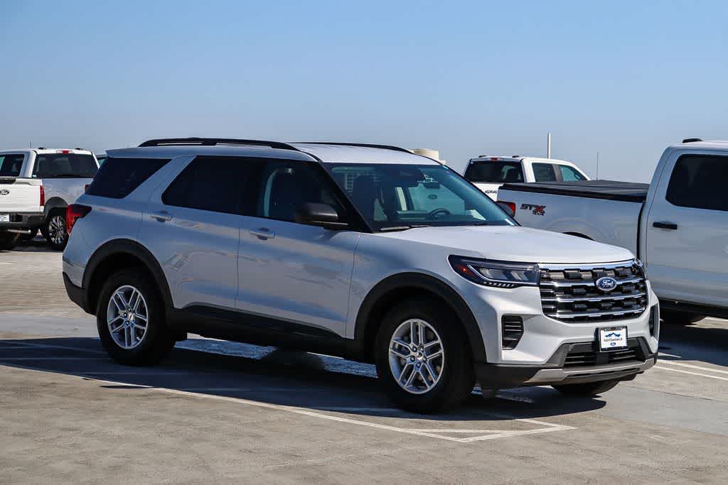Thumbnail: 2026 Ford Explorer - 3