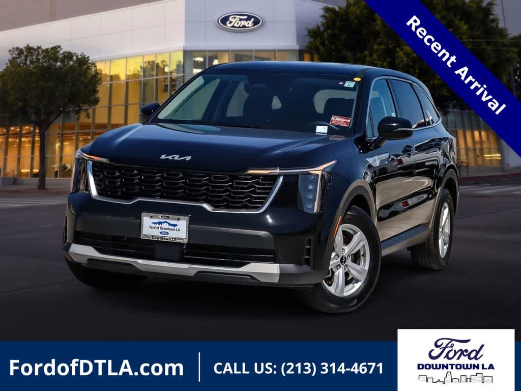 2024 Kia Sorento LX AT's photo