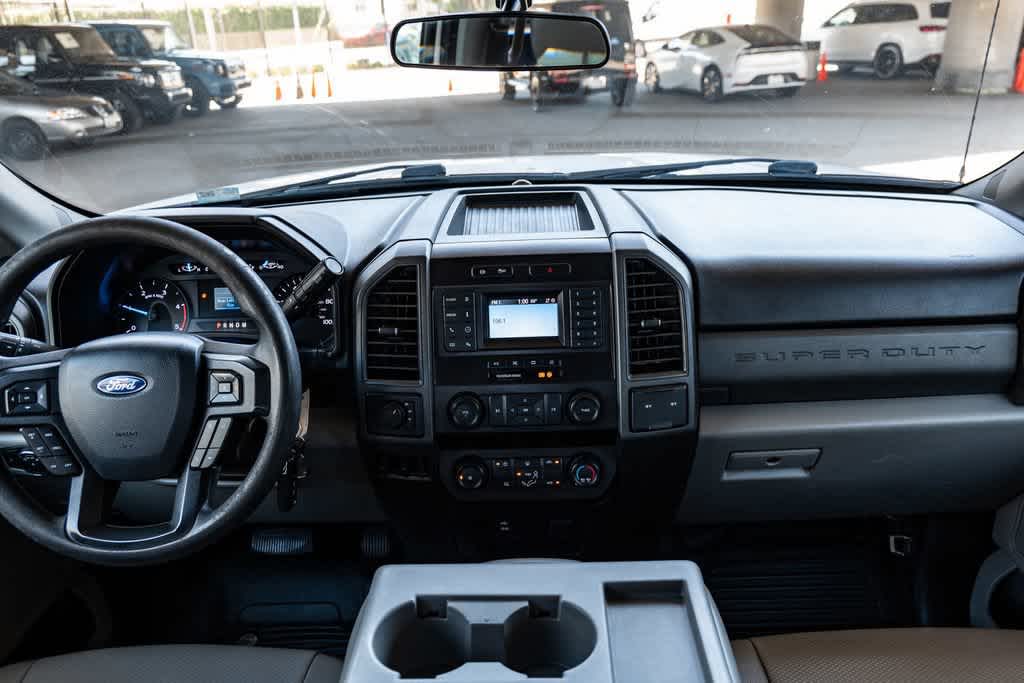 2020 Ford F-350 Super Duty Chassis Cab XL - Photo 13