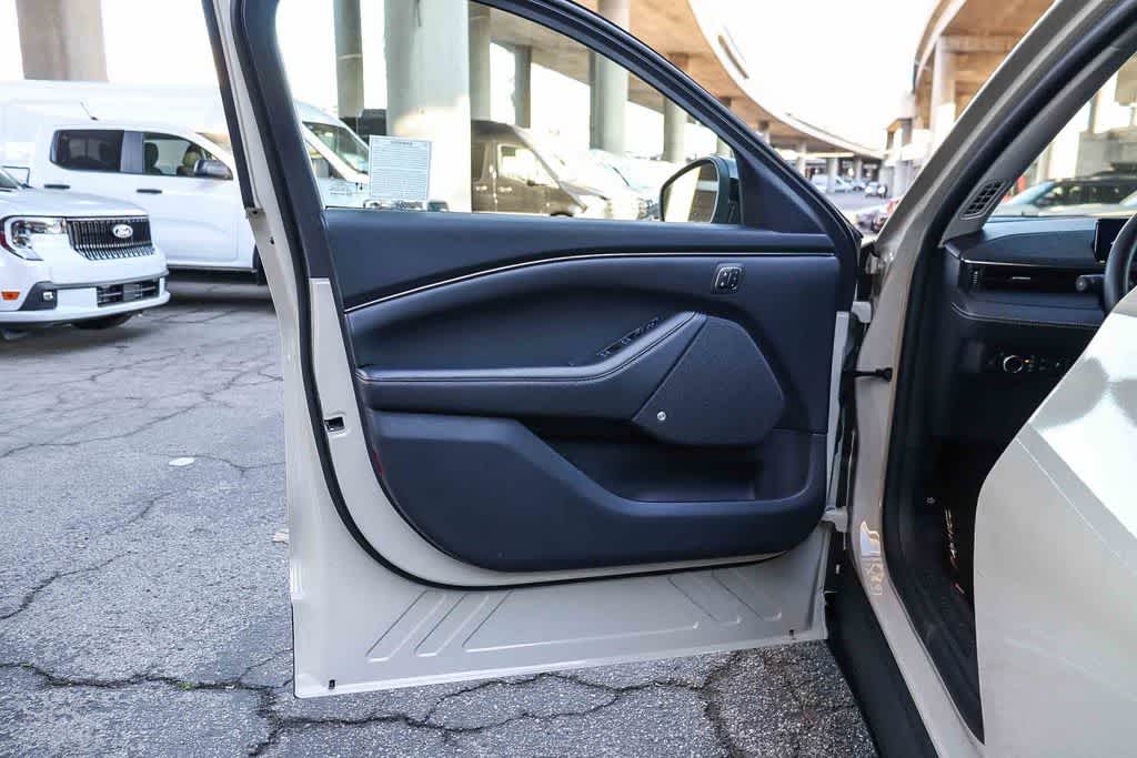 Thumbnail: 2025 Ford Mustang Mach-E - 21