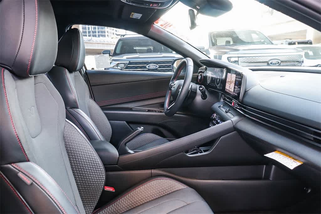 Thumbnail: 2023 Hyundai Elantra - 17