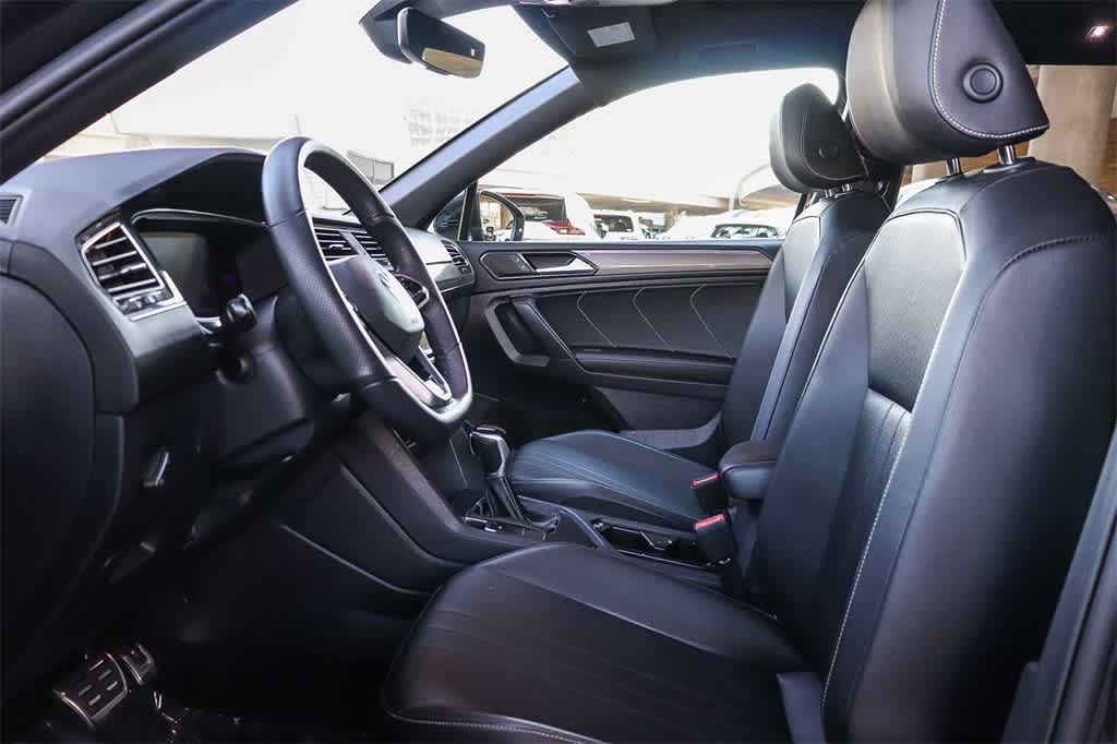 Thumbnail: 2022 Volkswagen Tiguan - 18