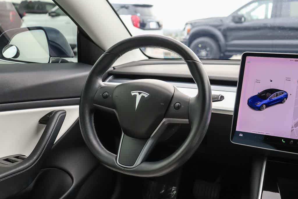 Thumbnail: 2018 Tesla Model 3 - 14