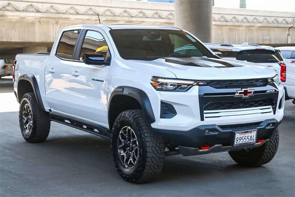 Thumbnail: 2024 Chevrolet Colorado - 3