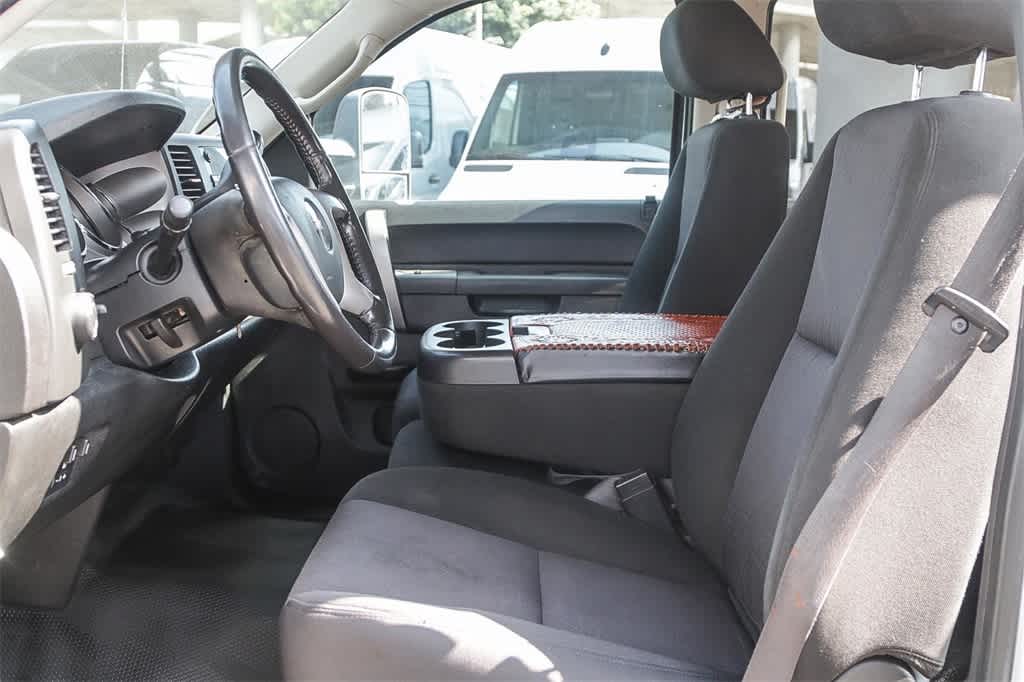 Thumbnail: 2011 GMC Sierra 3500 - 18