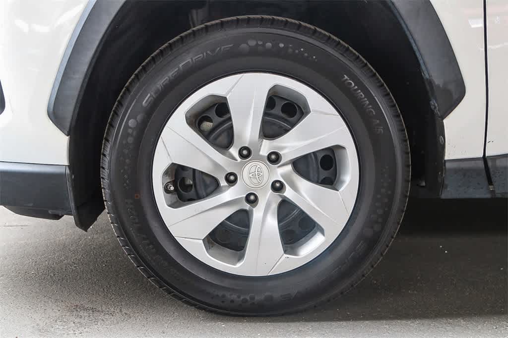 Thumbnail: 2021 Toyota RAV4 - 10