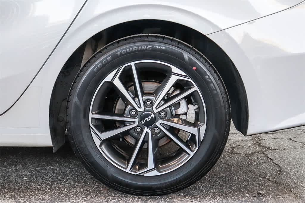 Thumbnail: 2023 Kia Forte - 10