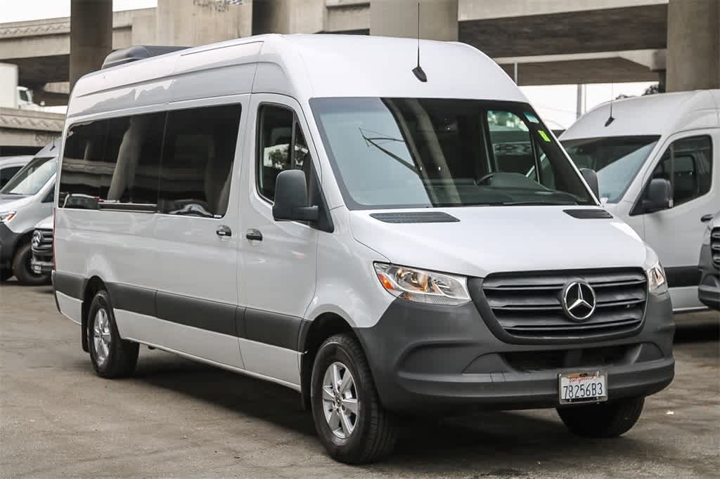 Thumbnail: 2020 Mercedes-Benz Sprinter - 3