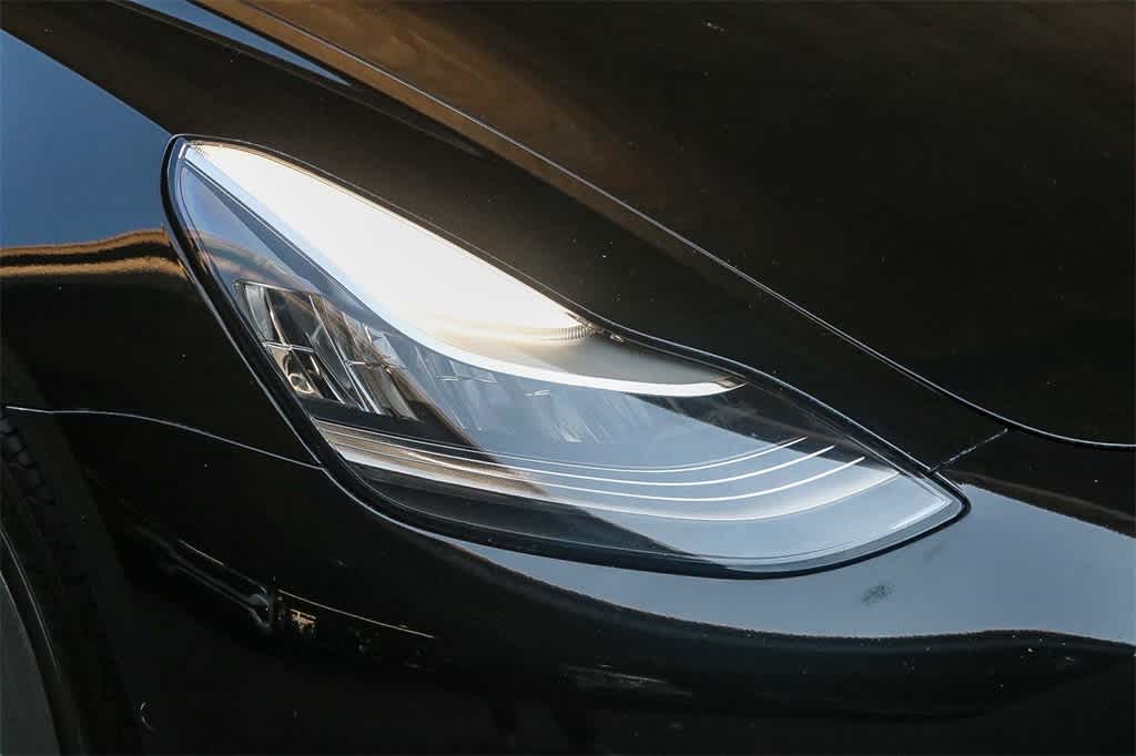 Thumbnail: 2018 Tesla Model 3 - 4