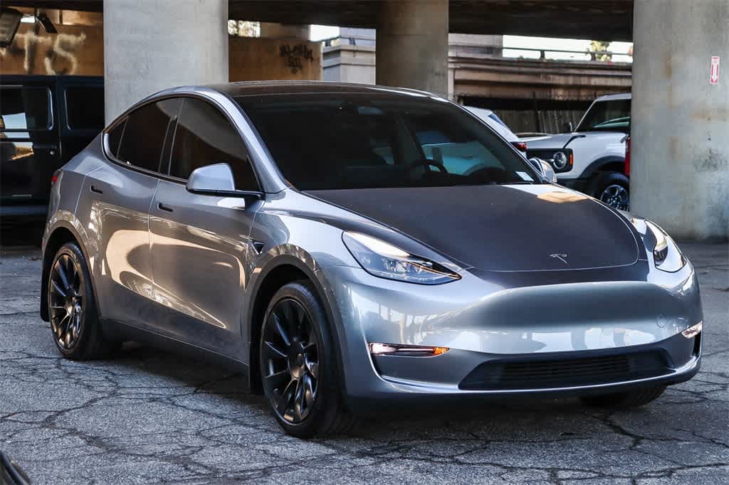 Thumbnail: 2025 Tesla Model Y - 3