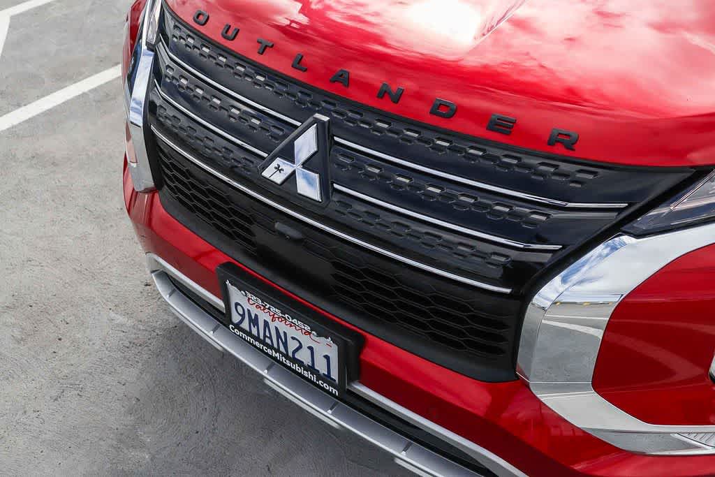 Thumbnail: 2023 Mitsubishi Outlander - 8