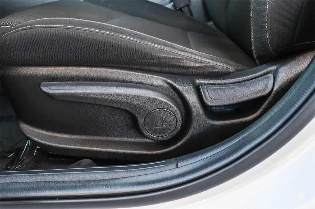 Thumbnail: 2023 Kia Forte - 21