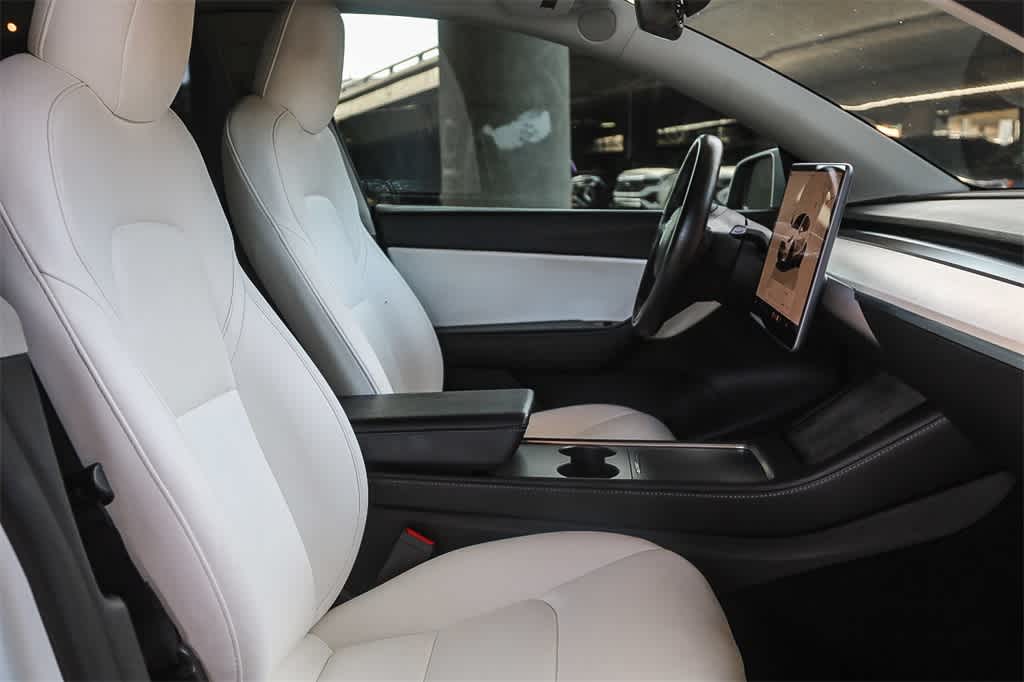 Thumbnail: 2022 Tesla Model Y - 16