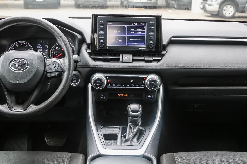 2022 Toyota RAV4 XLE 13