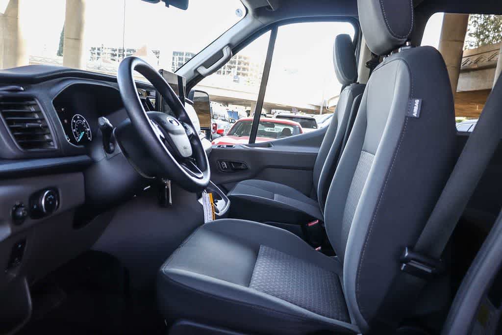 Thumbnail: 2024 Ford Econoline - 17