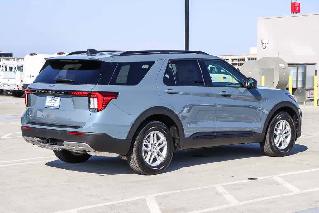 Thumbnail: 2026 Ford Explorer - 4