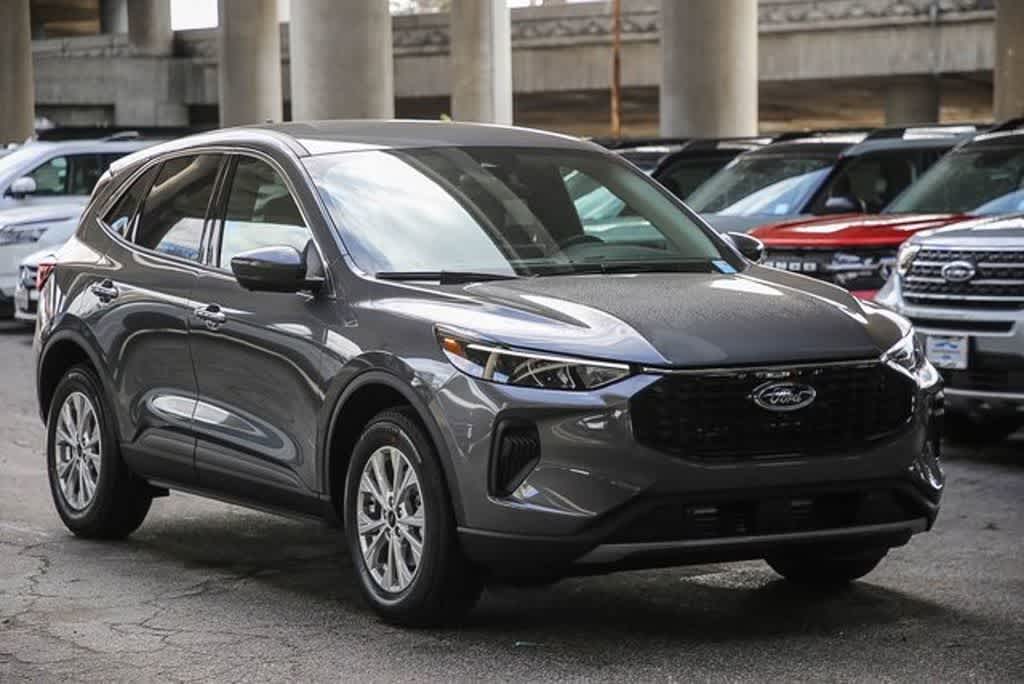Thumbnail: 2024 Ford Escape - 3