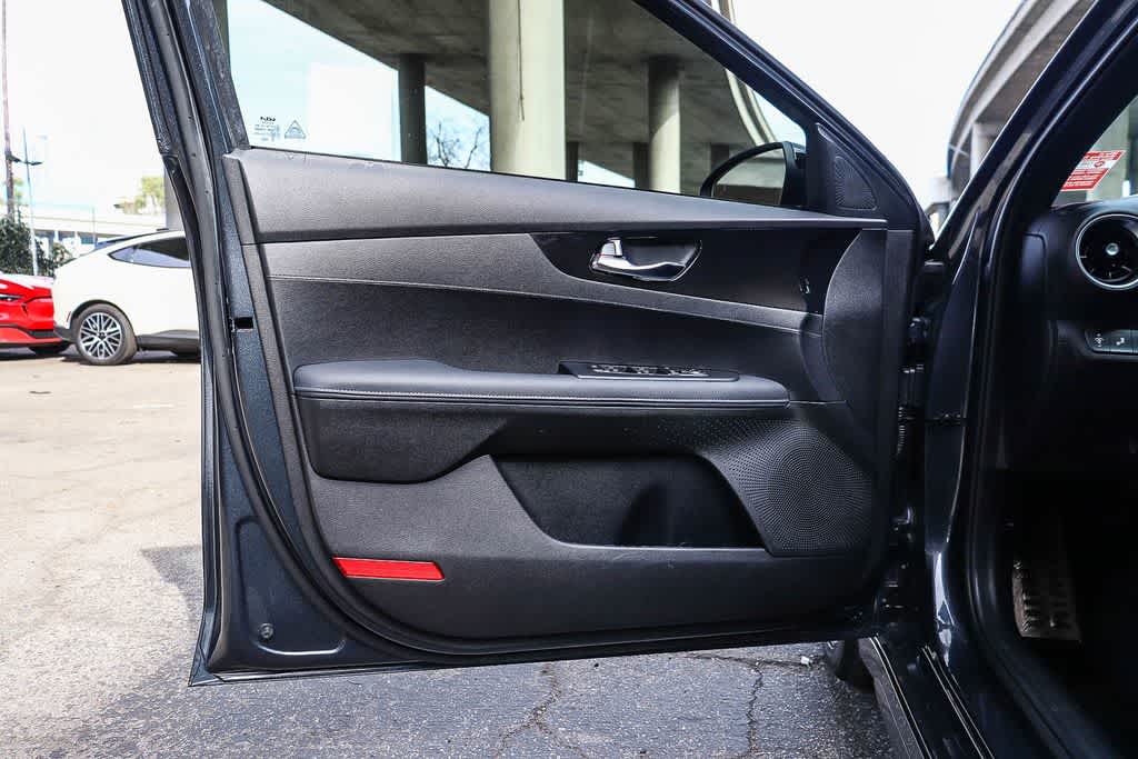 Thumbnail: 2023 Kia Forte - 22