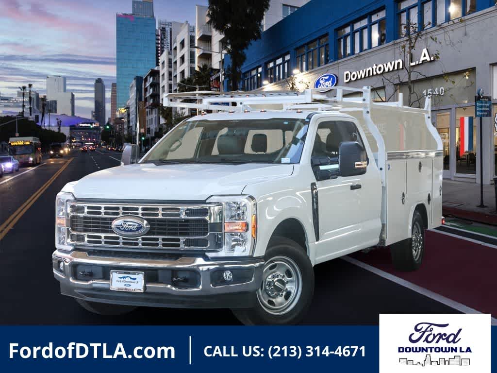 2025 Ford F-350 Chassis Truck Super Cab 