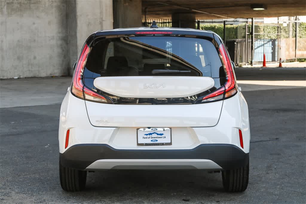 2023 Kia Soul LX 7