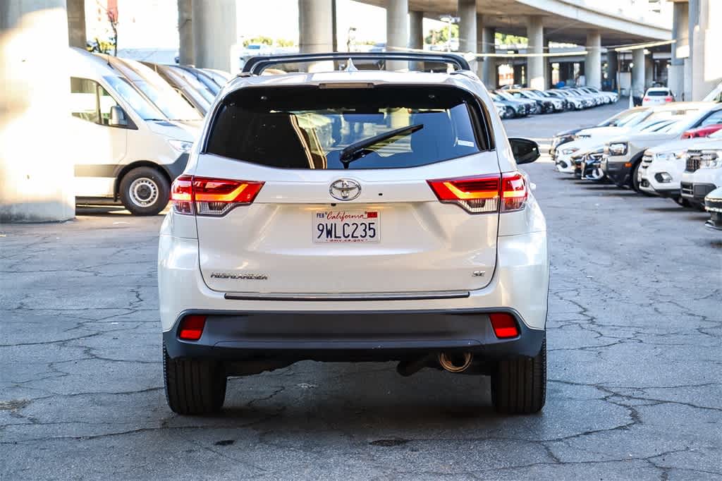 Thumbnail: 2017 Toyota Highlander - 5