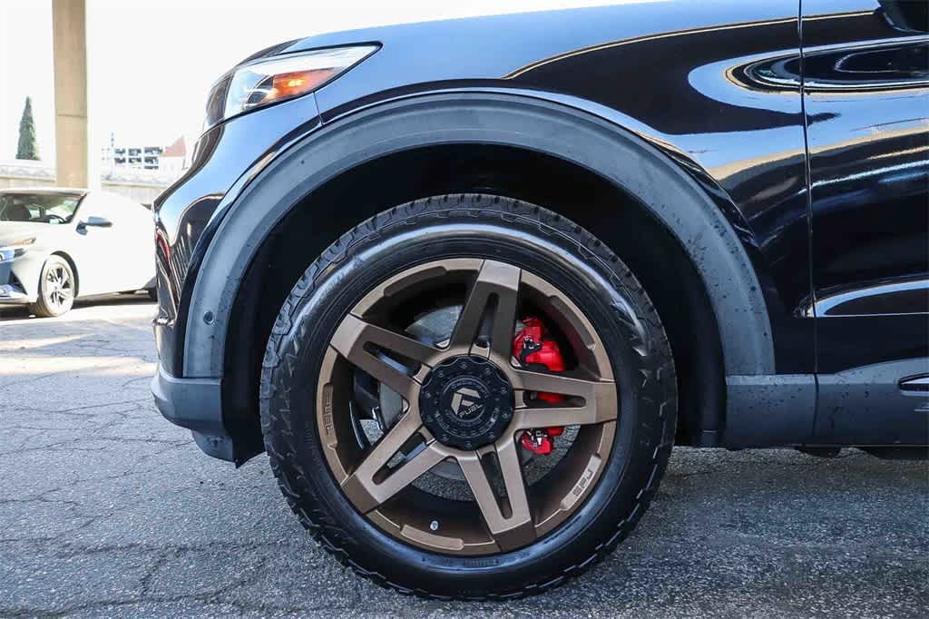 Thumbnail: 2020 Ford Explorer - 11