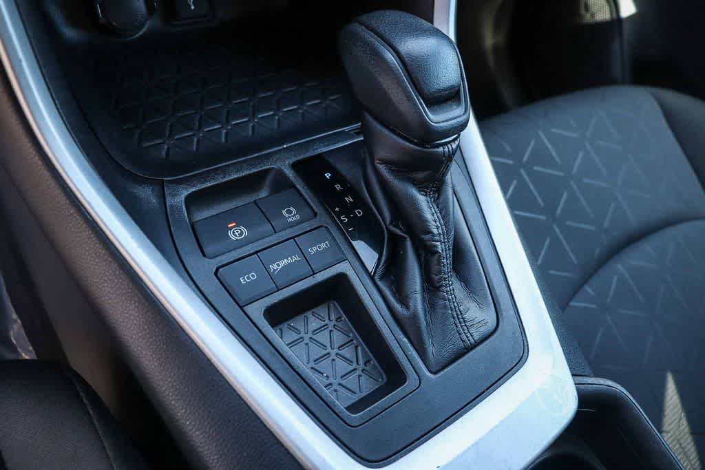 Thumbnail: 2021 Toyota RAV4 - 18