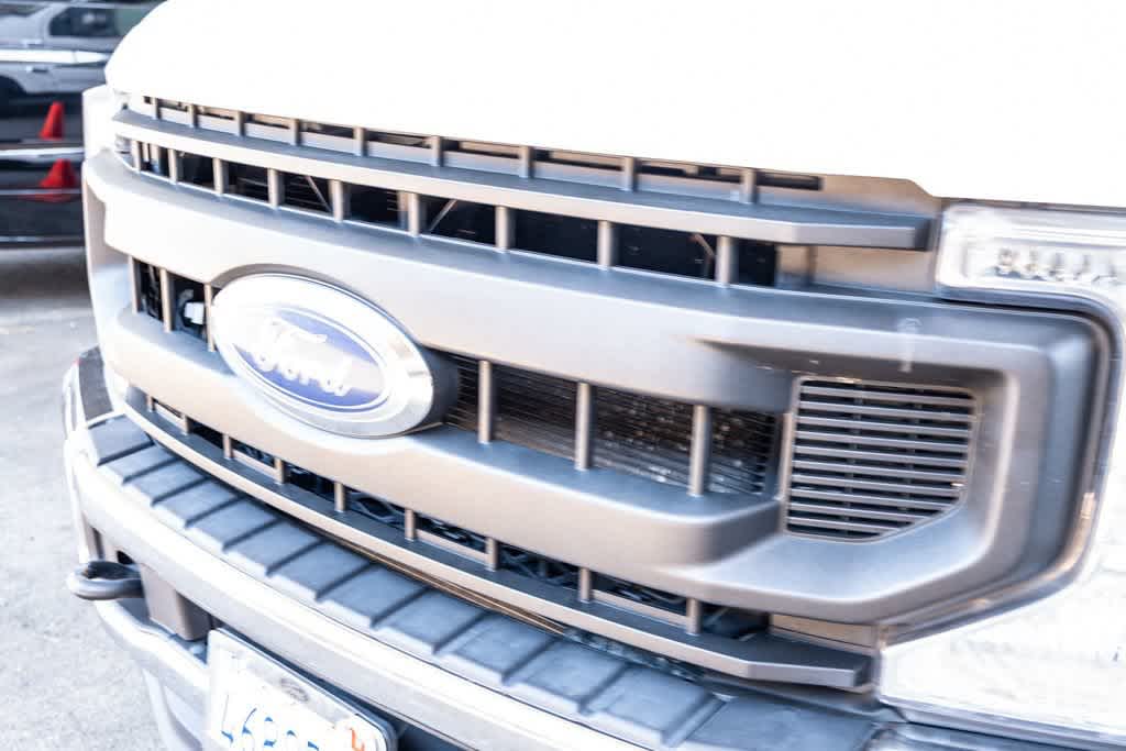 2020 Ford F-350 Super Duty Chassis Cab XL - Photo 10