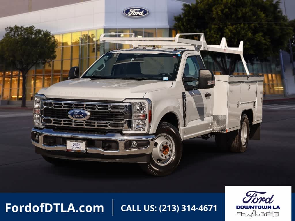 2026 Ford F-350 Chassis Truck Regular Cab 