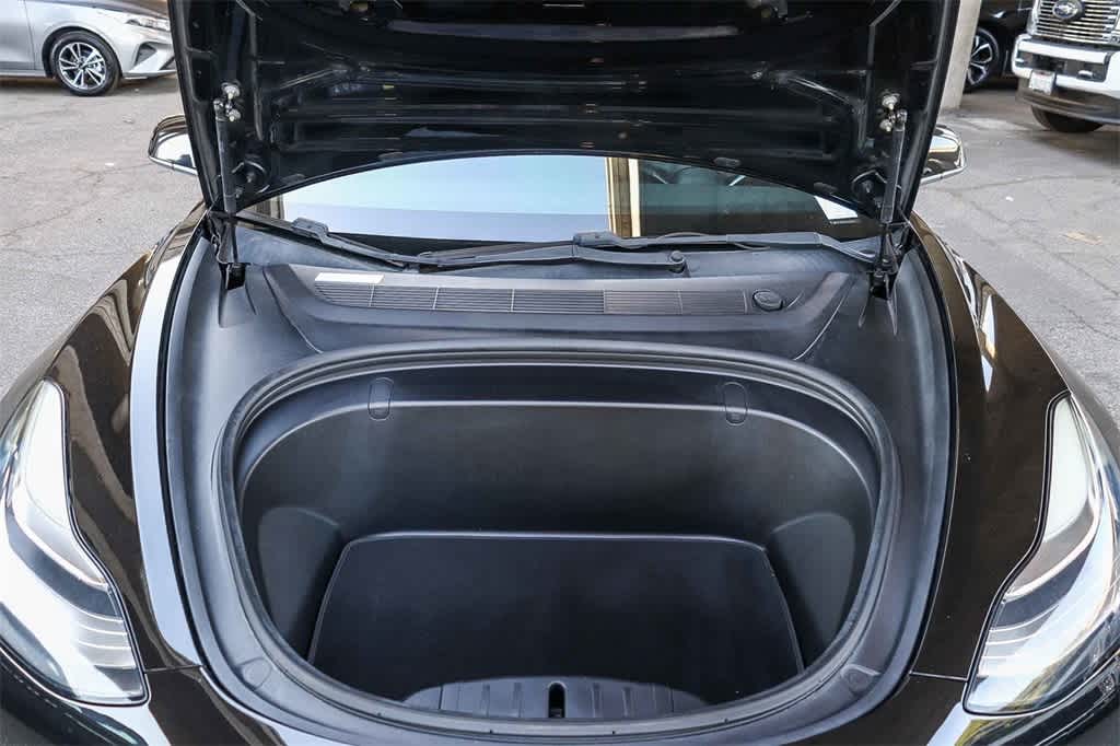 Thumbnail: 2018 Tesla Model 3 - 28