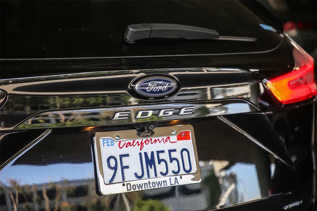 Thumbnail: 2021 Ford Edge - 10