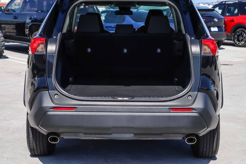 Thumbnail: 2021 Toyota RAV4 - 26