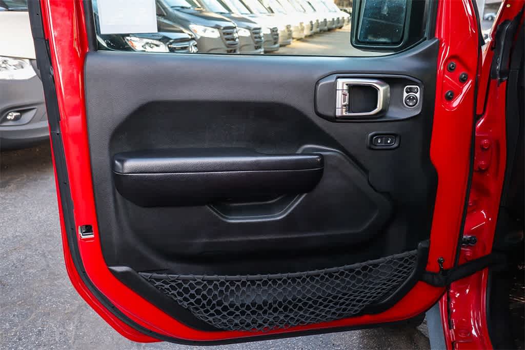 Thumbnail: 2020 Jeep Gladiator - 23