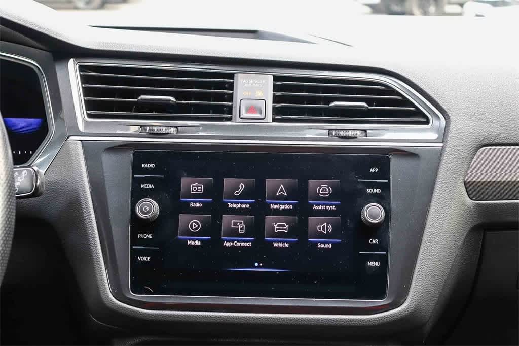 Thumbnail: 2023 Volkswagen Tiguan - 15