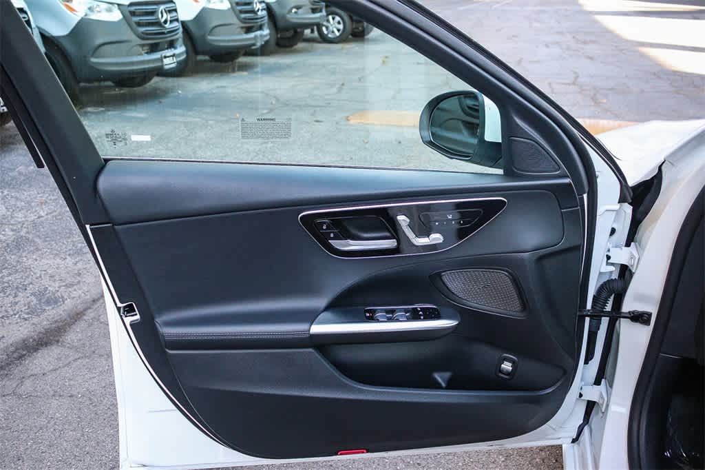 Thumbnail: 2023 Mercedes-Benz C-Class - 18