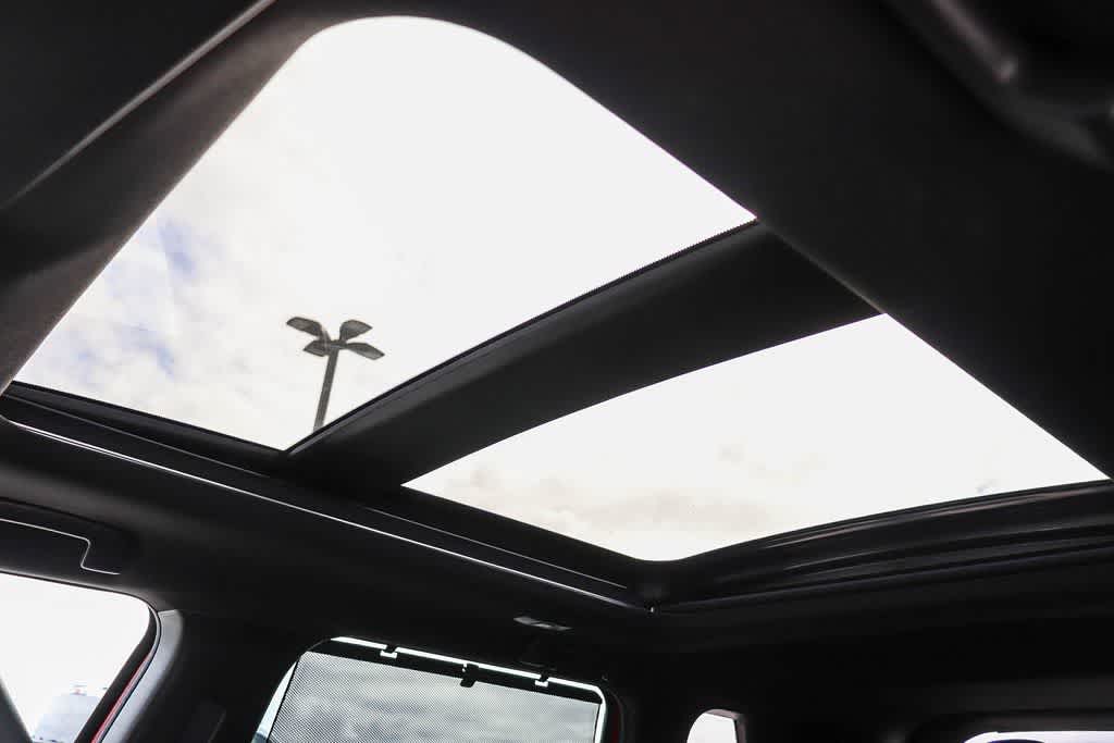 Thumbnail: 2023 Mitsubishi Outlander - 29