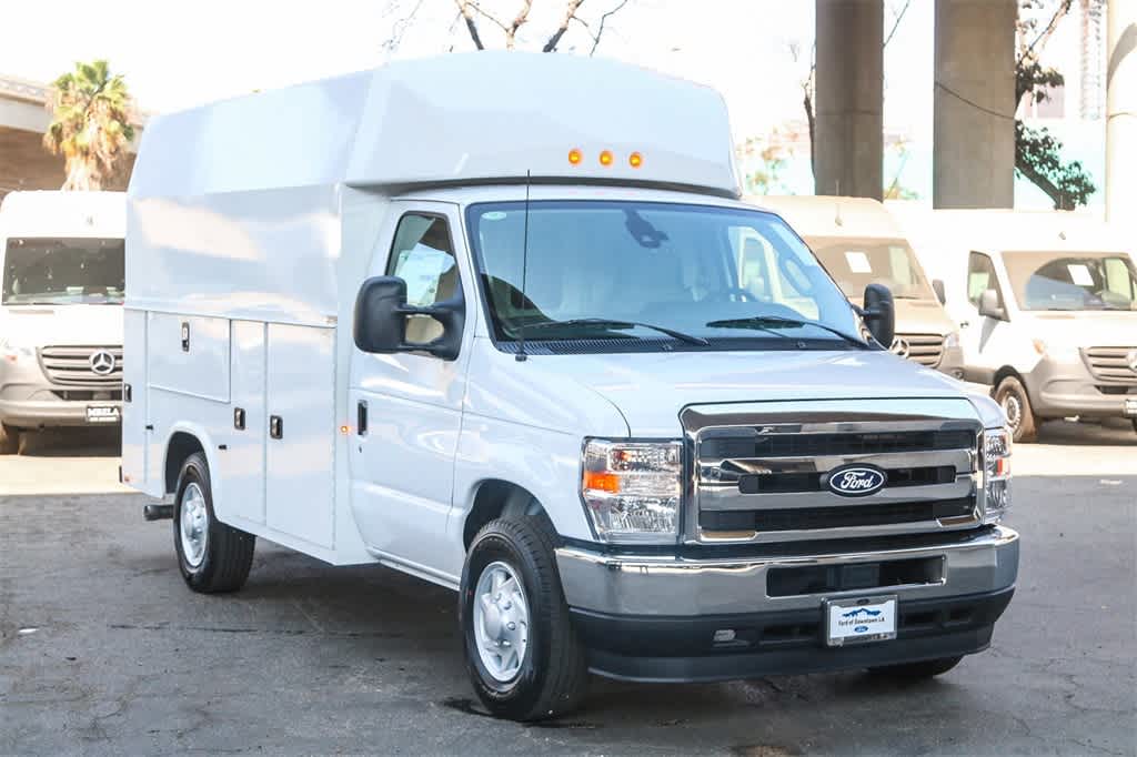 Thumbnail: 2026 Ford Econoline - 3