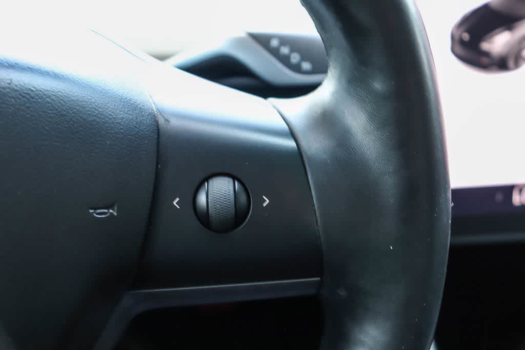 Thumbnail: 2018 Tesla Model 3 - 14