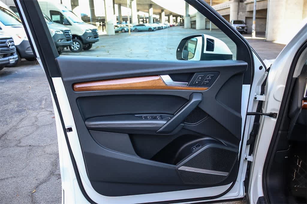 Thumbnail: 2023 Audi Q5 - 23