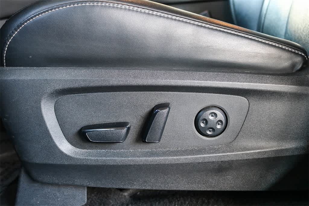 Thumbnail: 2023 INFINITI QX60 - 24