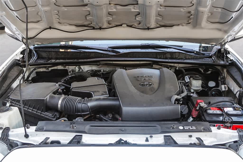 Thumbnail: 2019 Toyota Tacoma - 25