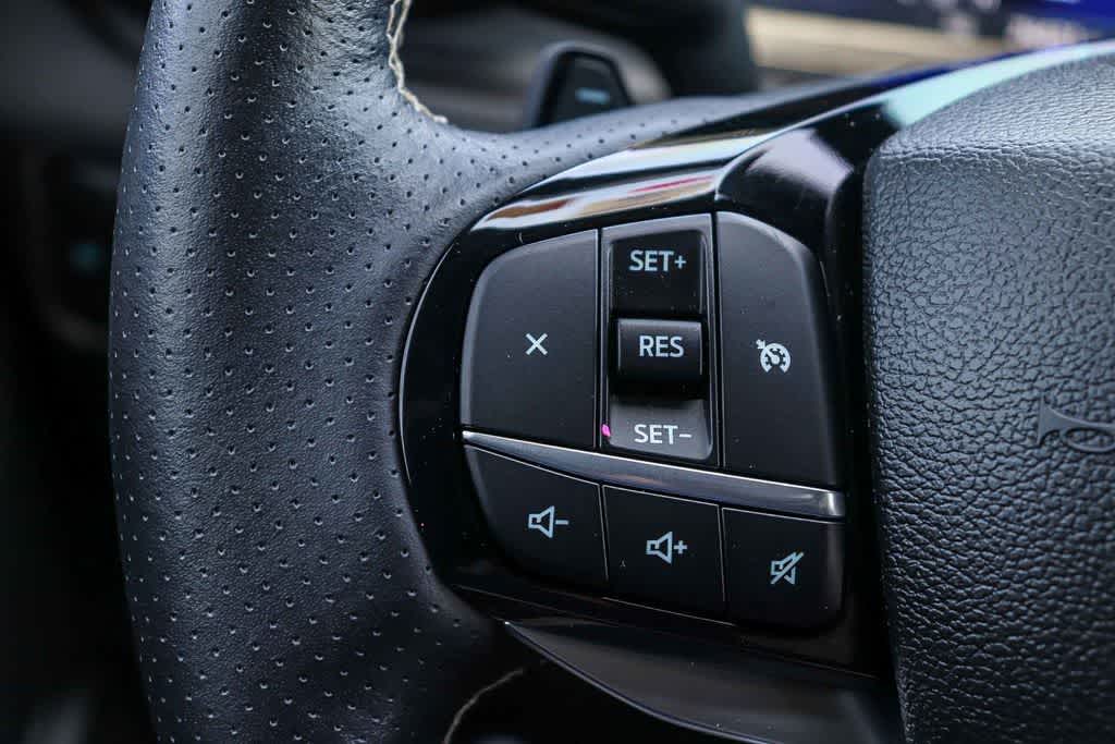 Thumbnail: 2023 Ford Explorer - 25