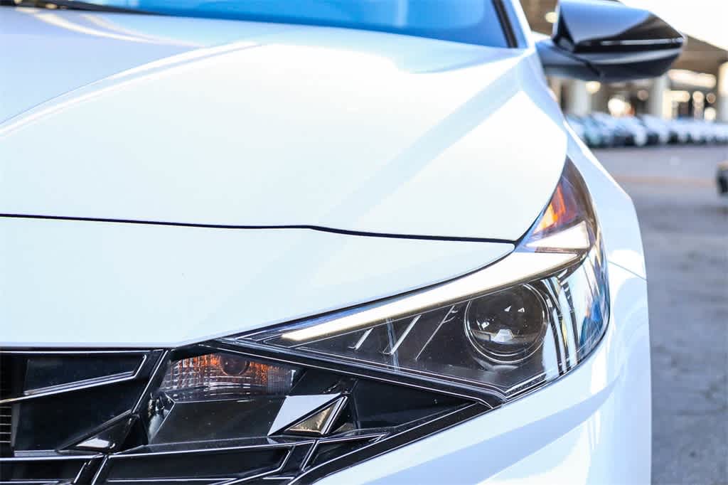 Thumbnail: 2023 Hyundai Elantra - 4