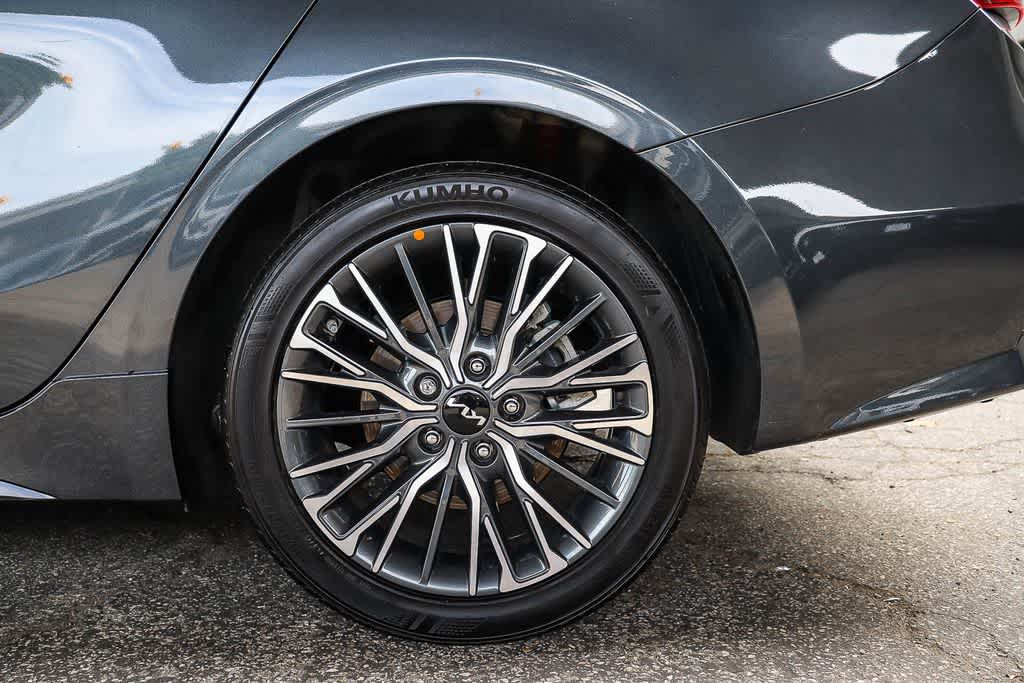 Thumbnail: 2023 Kia Forte - 10