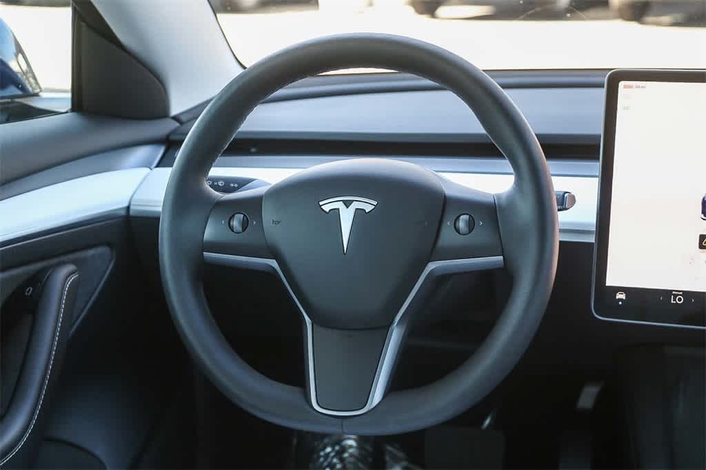 Thumbnail: 2023 Tesla Model 3 - 15